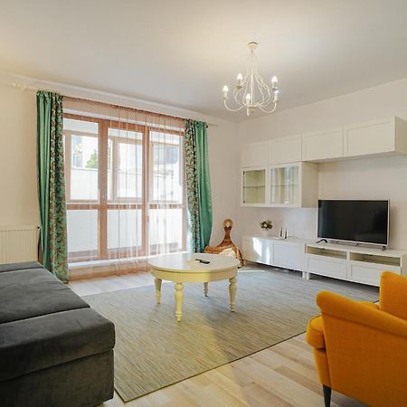 Appartamento Hideaway Near Parliament Building Bucarest Esterno foto