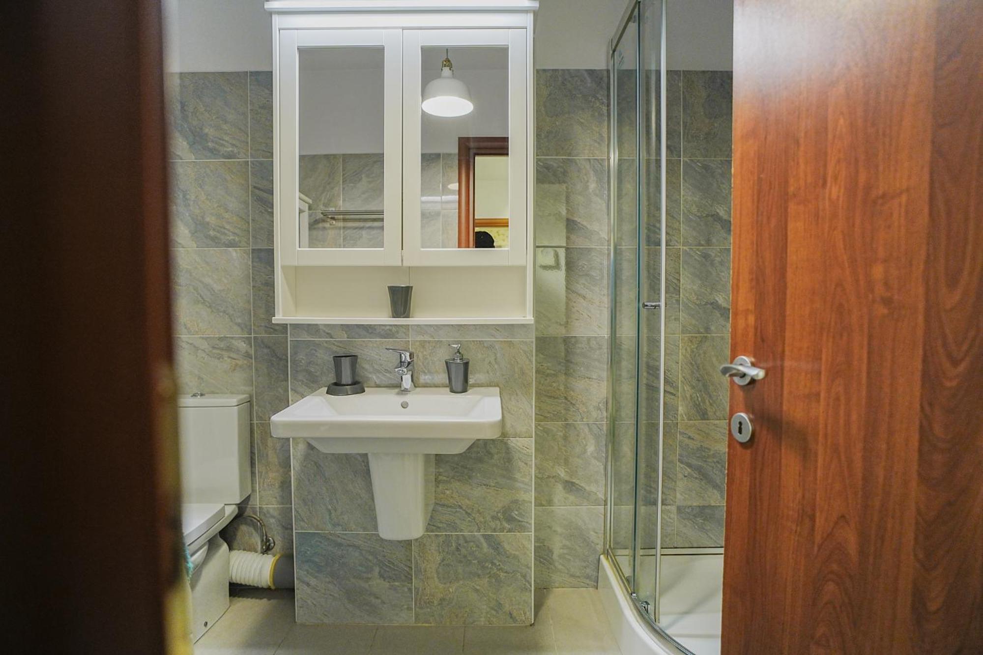 Appartamento Hideaway Near Parliament Building Bucarest Esterno foto