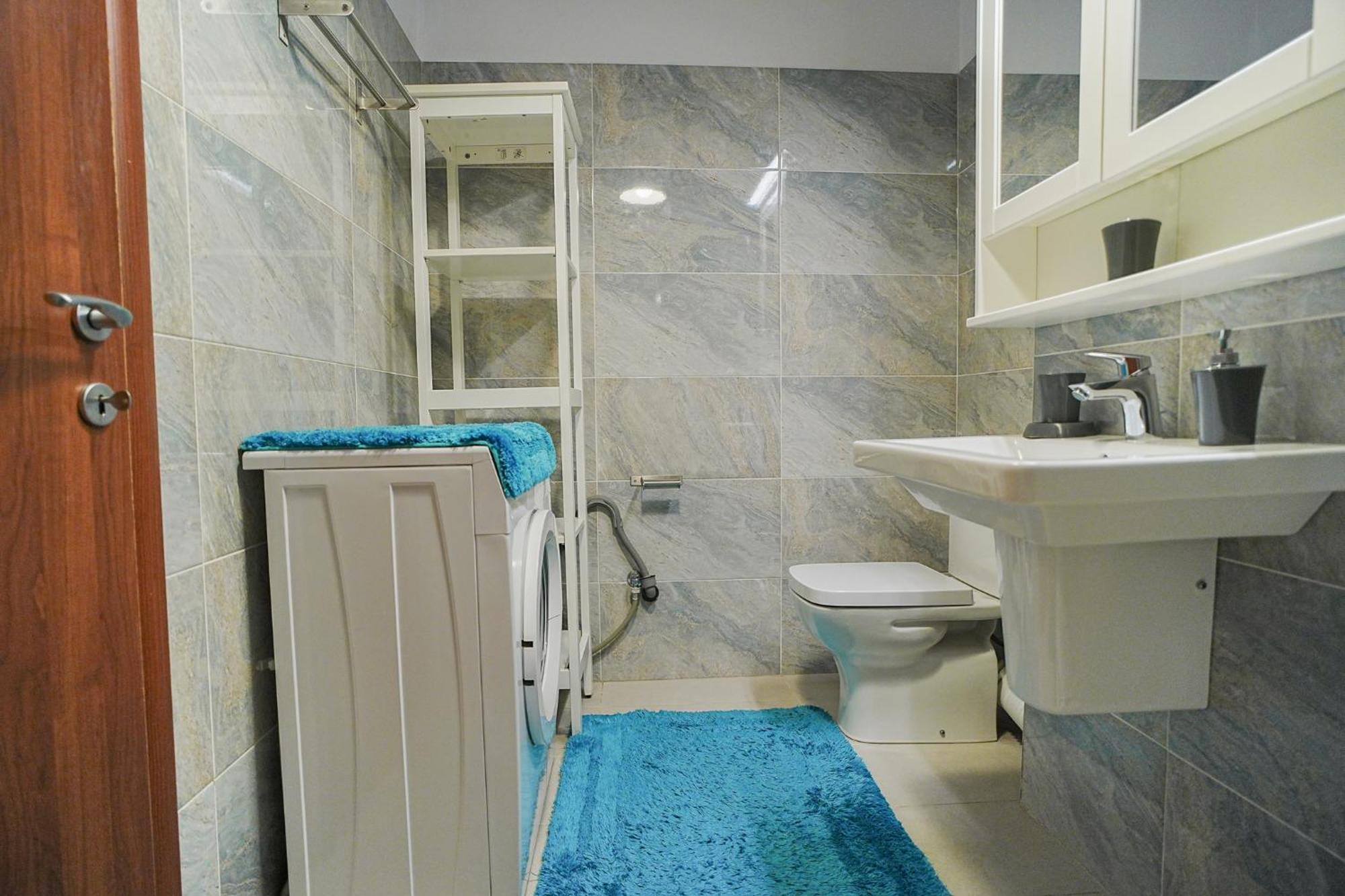 Appartamento Hideaway Near Parliament Building Bucarest Esterno foto