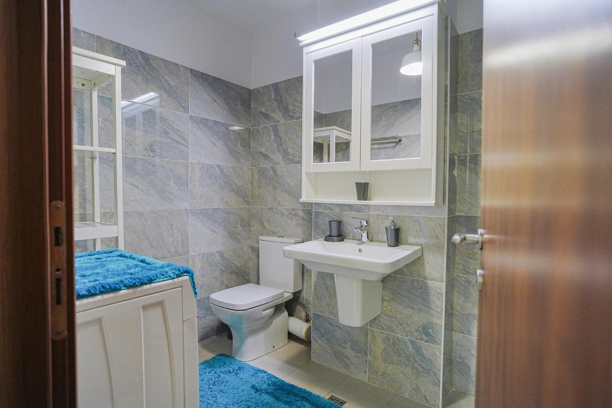 Appartamento Hideaway Near Parliament Building Bucarest Esterno foto