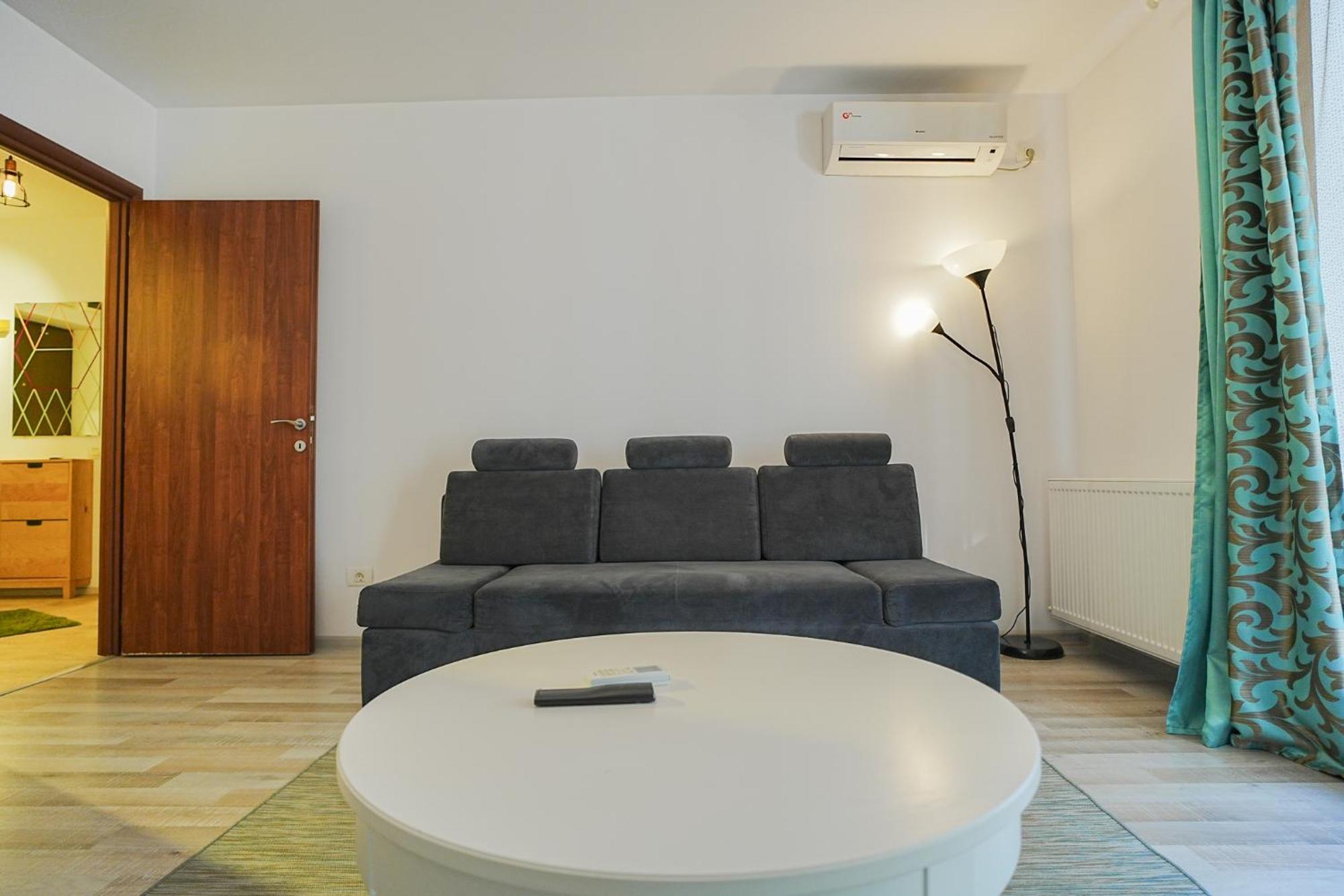 Appartamento Hideaway Near Parliament Building Bucarest Esterno foto