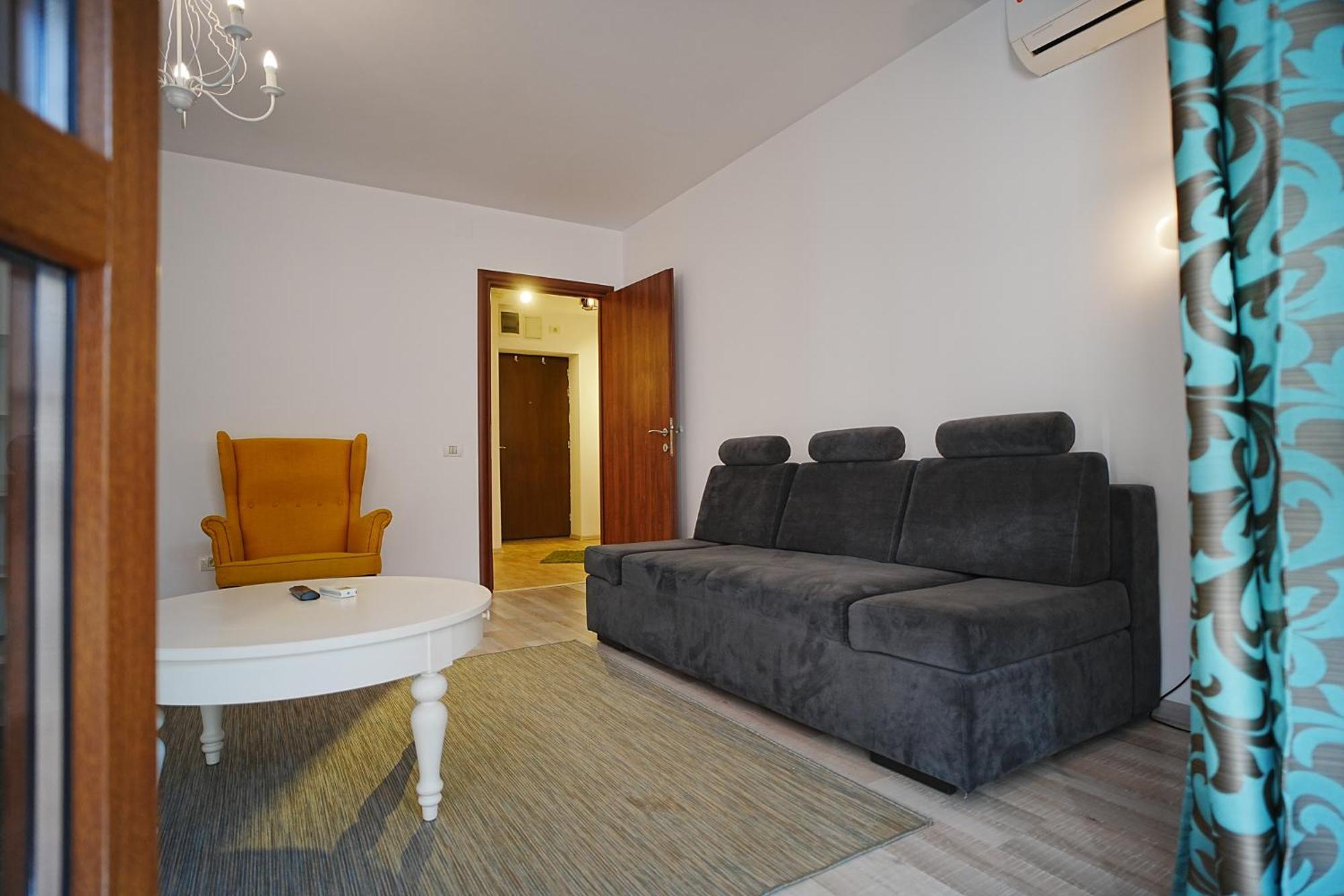 Appartamento Hideaway Near Parliament Building Bucarest Esterno foto